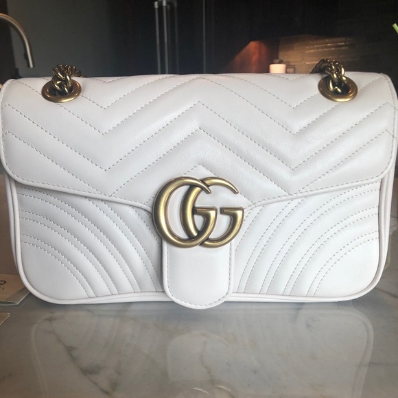 Gucci Handbags - Gucci Purse 👜